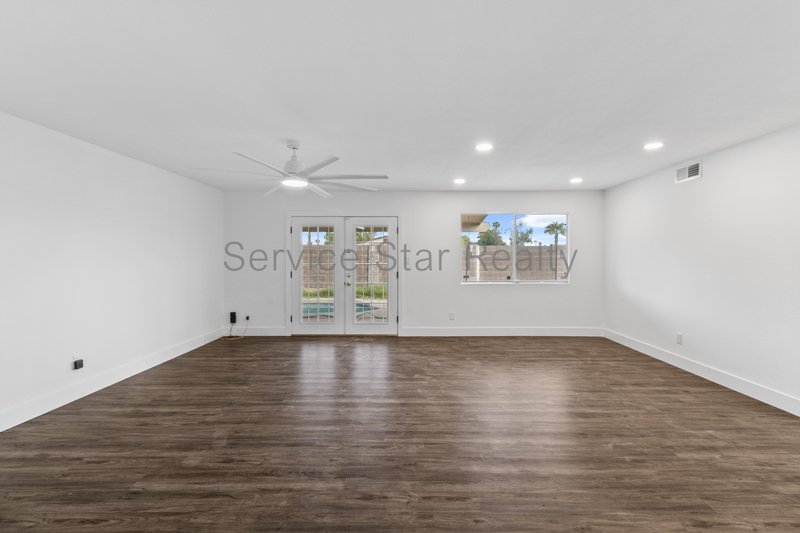 Beautiful 3+2 Remodel in North/Central Phoenix! property image