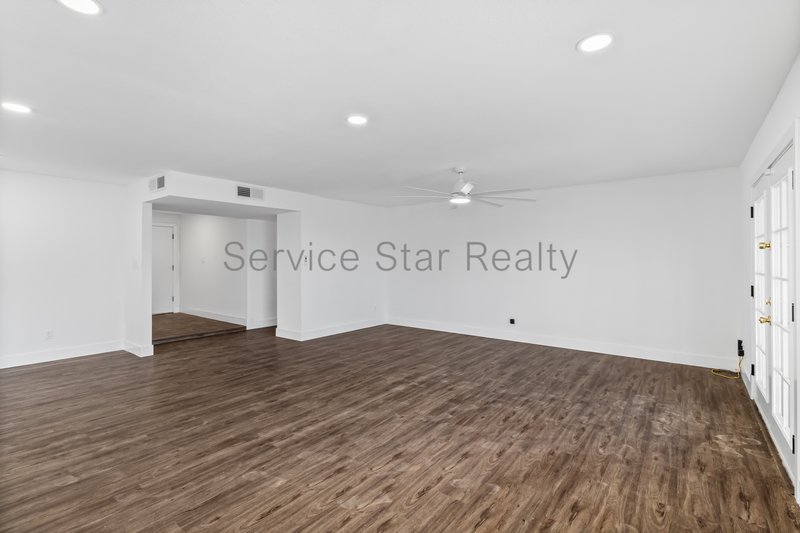 Beautiful 3+2 Remodel in North/Central Phoenix! property image