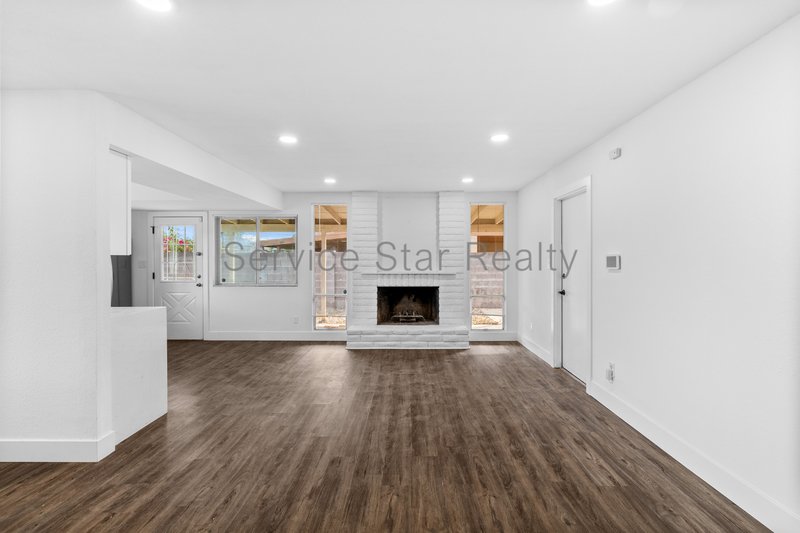 Beautiful 3+2 Remodel in North/Central Phoenix! property image