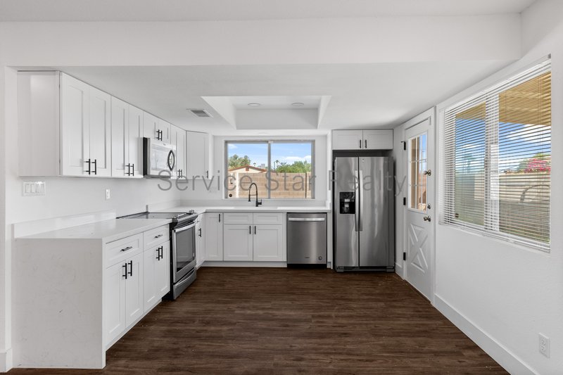 Beautiful 3+2 Remodel in North/Central Phoenix! property image