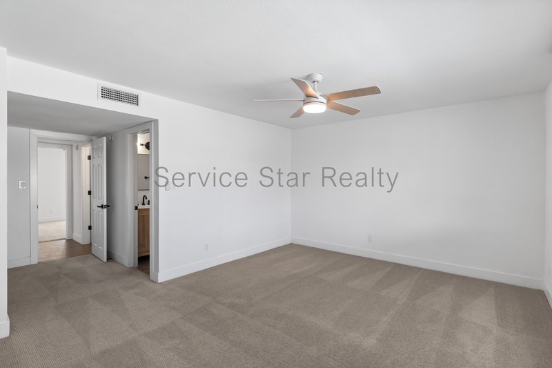 Beautiful 3+2 Remodel in North/Central Phoenix! property image