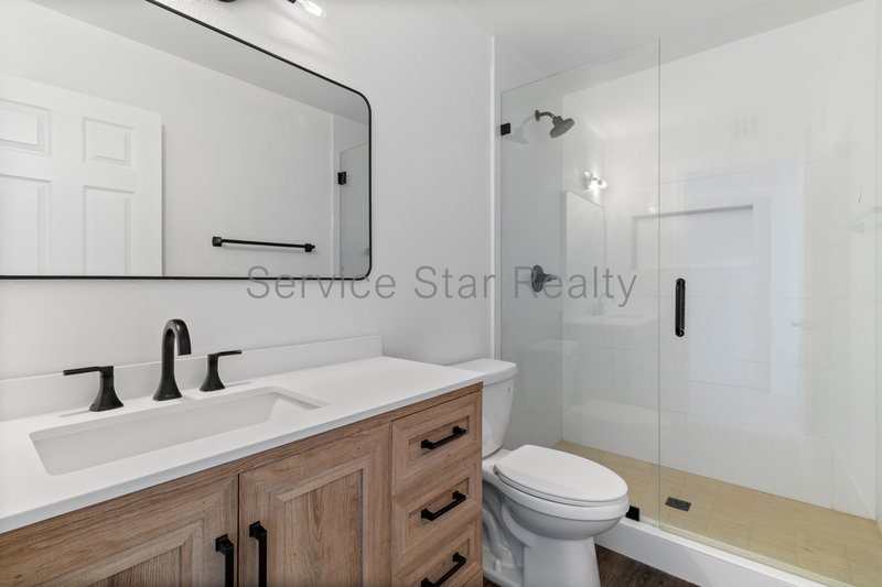 Beautiful 3+2 Remodel in North/Central Phoenix! property image