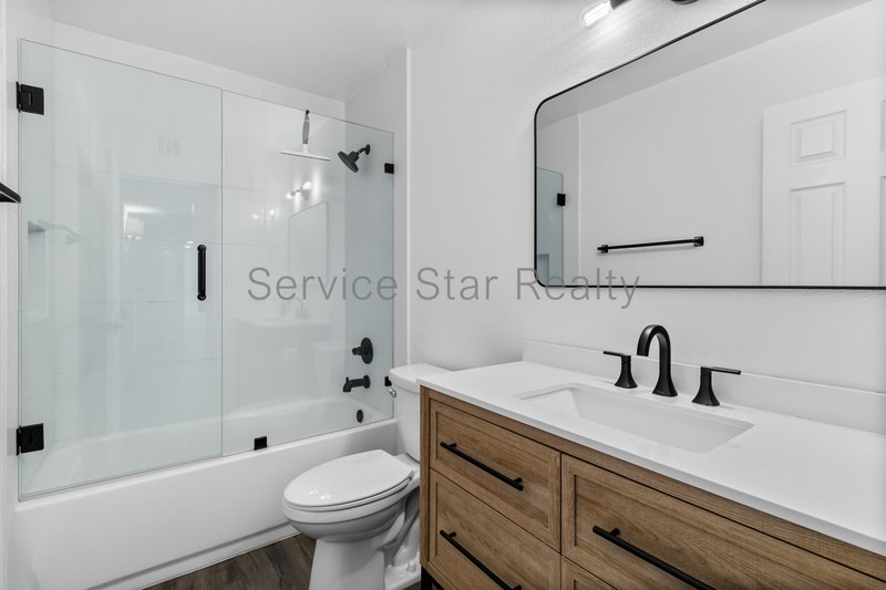 Beautiful 3+2 Remodel in North/Central Phoenix! property image