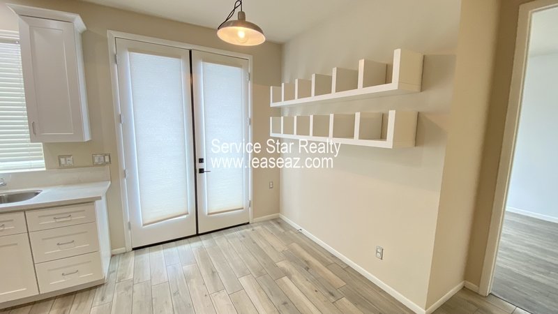 Central Phoenix Beauty on a Double Lot property image