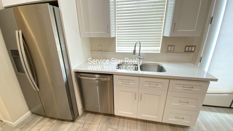 Central Phoenix Beauty on a Double Lot property image