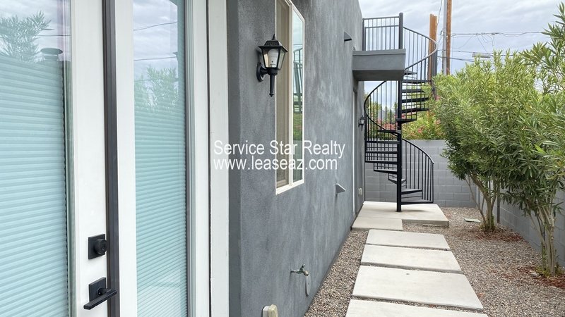 Central Phoenix Beauty on a Double Lot property image