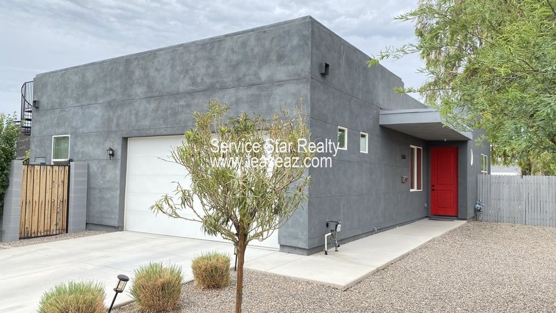 Central Phoenix Beauty on a Double Lot property image