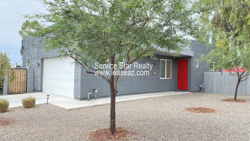 Central Phoenix Beauty on a Double Lot property image