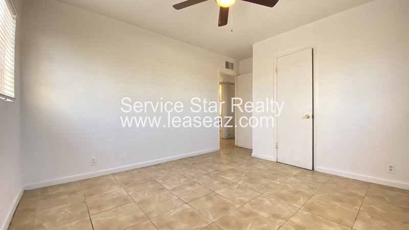 2 Bedroom Home in Phoenix on 3/4 Acre Lot property image