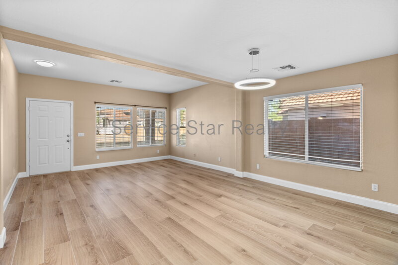 Beautiful 4 Bedroom Home in Goodyear! property image