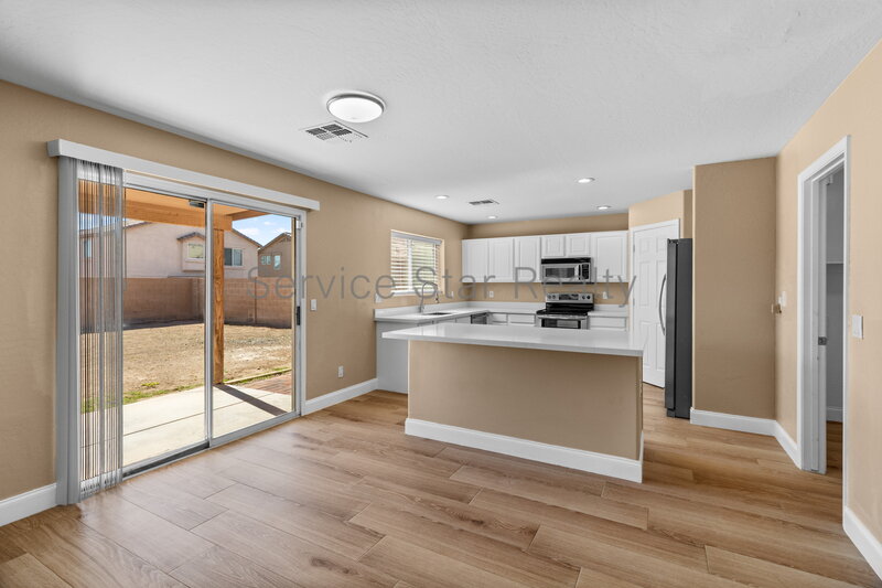 Beautiful 4 Bedroom Home in Goodyear! property image