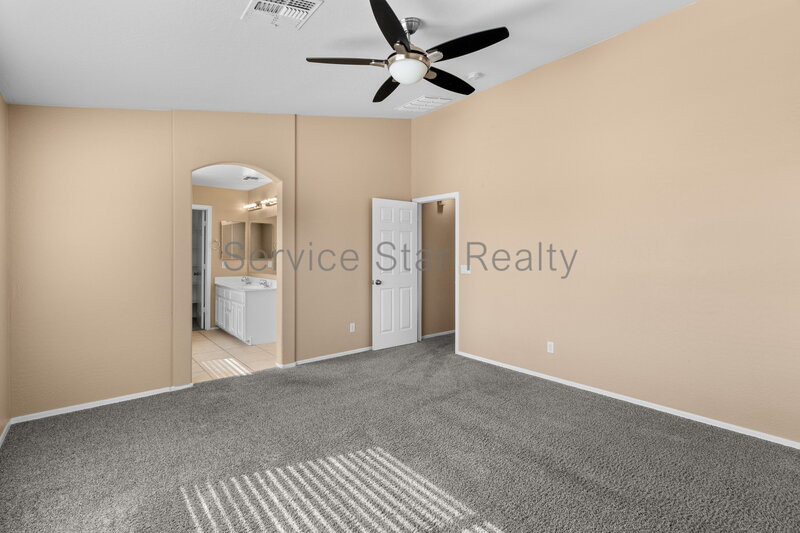 Beautiful 4 Bedroom Home in Goodyear! property image