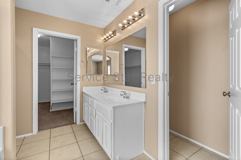 Beautiful 4 Bedroom Home in Goodyear! property image