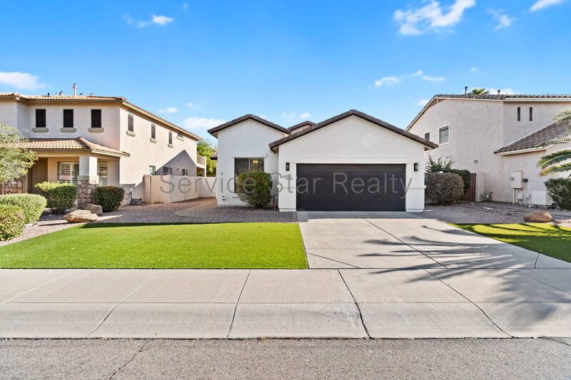 Beautiful 3. Bedroom, 2 bath home in Gilbert w/Sparkling Pool!!! property image