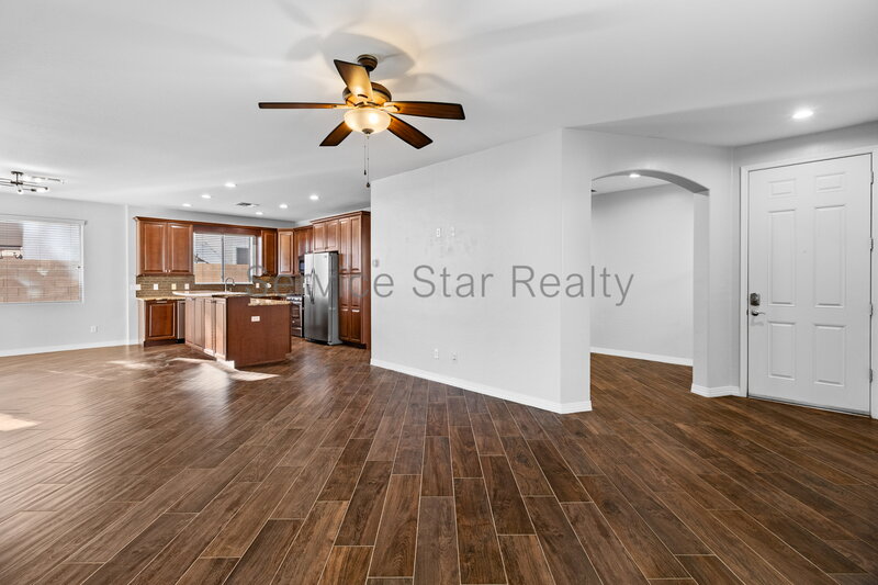 Beautiful 3. Bedroom, 2 bath home in Gilbert w/Sparkling Pool!!! property image