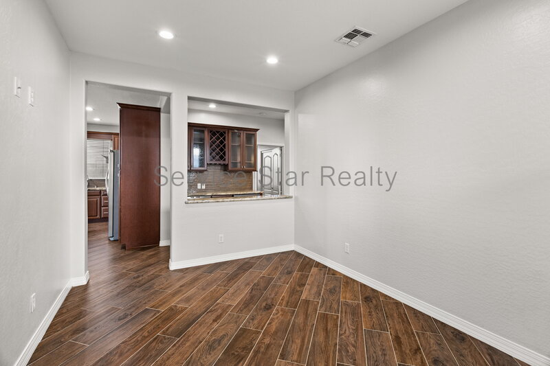 Beautiful 3. Bedroom, 2 bath home in Gilbert w/Sparkling Pool!!! property image