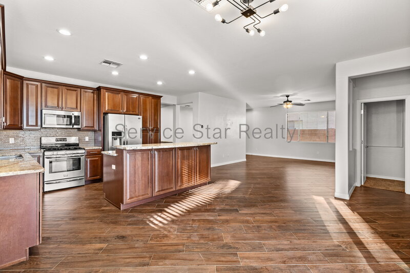 Beautiful 3. Bedroom, 2 bath home in Gilbert w/Sparkling Pool!!! property image