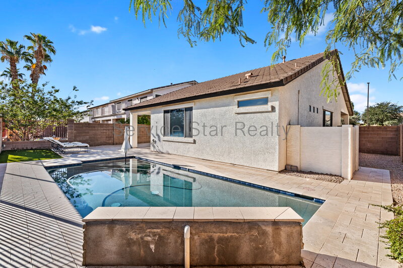 Beautiful 3. Bedroom, 2 bath home in Gilbert w/Sparkling Pool!!! property image