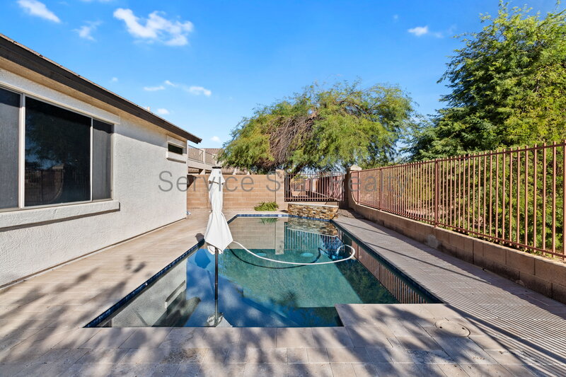 Beautiful 3. Bedroom, 2 bath home in Gilbert w/Sparkling Pool!!! property image