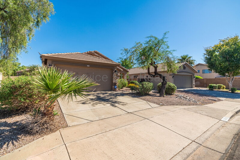 3 bedroom w/den, 2 bath in Litchfield Park property image