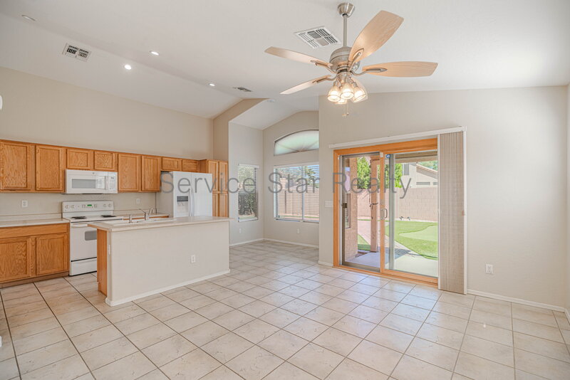 3 bedroom w/den, 2 bath in Litchfield Park property image