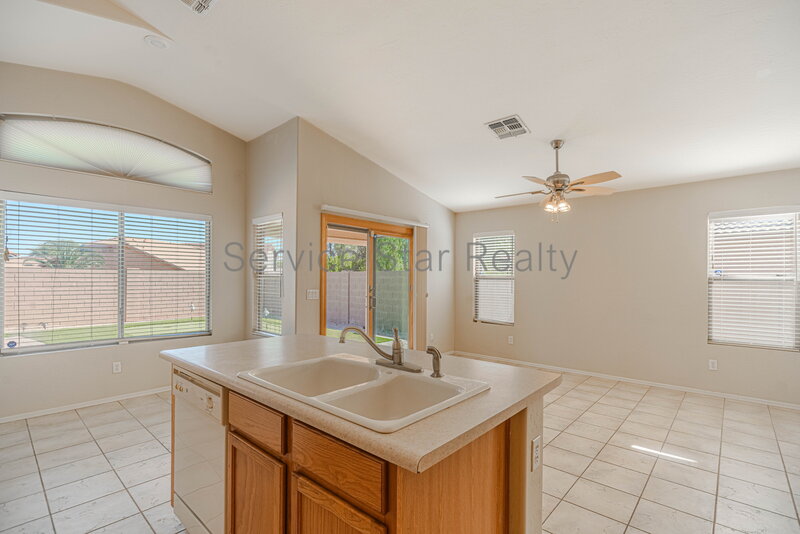 3 bedroom w/den, 2 bath in Litchfield Park property image