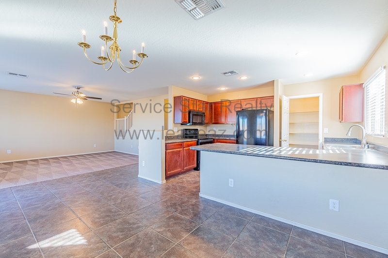 Large 5 Bedroom Home in Florence property image