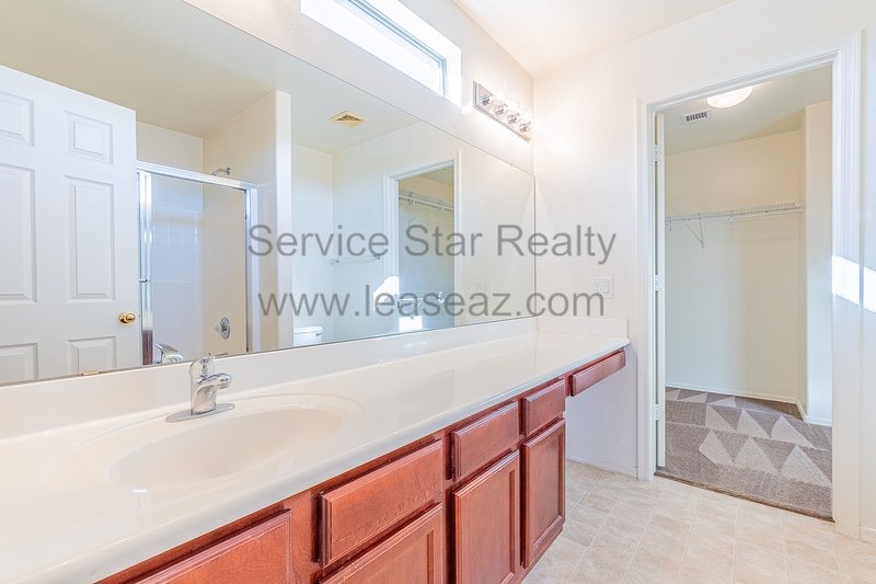 Large 5 Bedroom Home in Florence property image