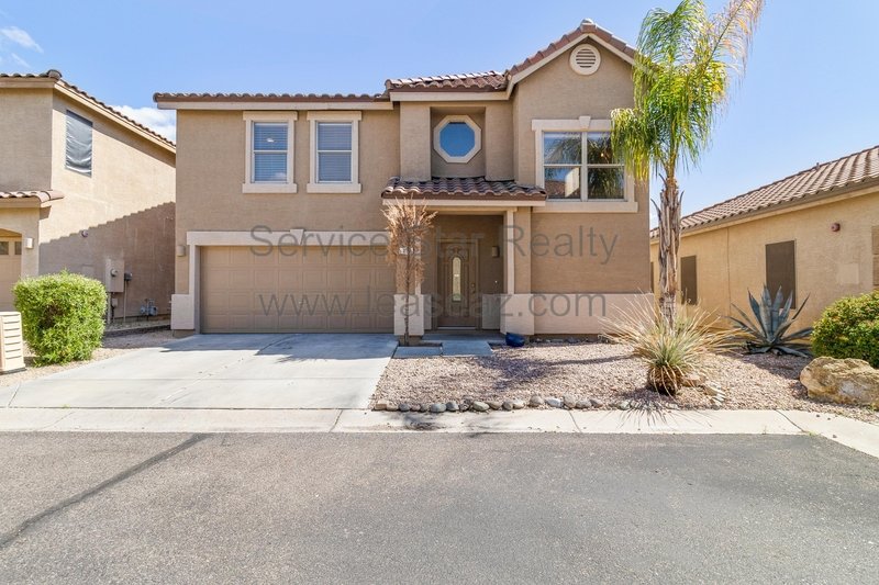 Stunning 4BED/2.5 Bath Home property image