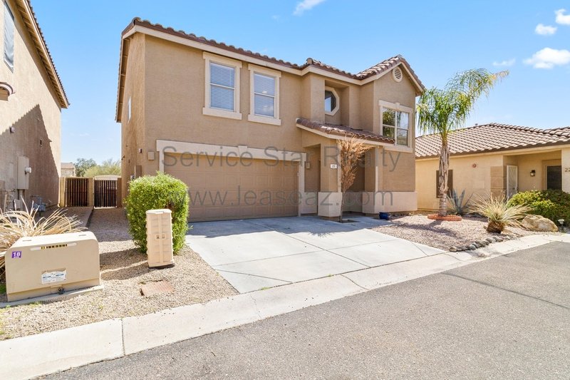 Stunning 4BED/2.5 Bath Home property image