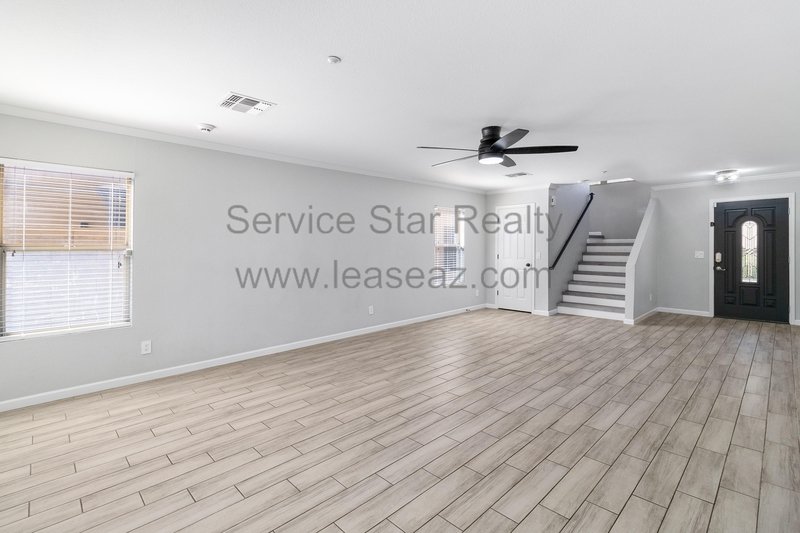 Stunning 4BED/2.5 Bath Home property image