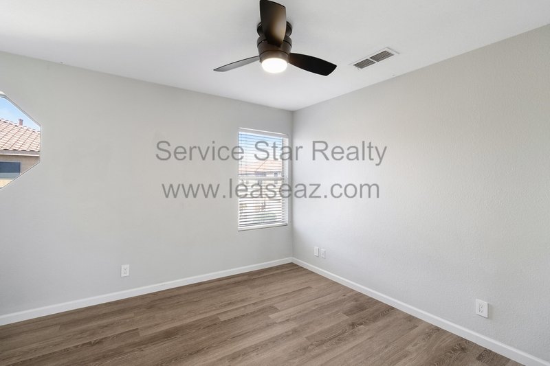 Stunning 4BED/2.5 Bath Home property image