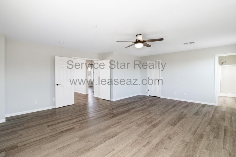 Stunning 4BED/2.5 Bath Home property image