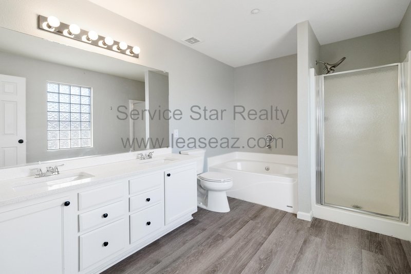 Stunning 4BED/2.5 Bath Home property image