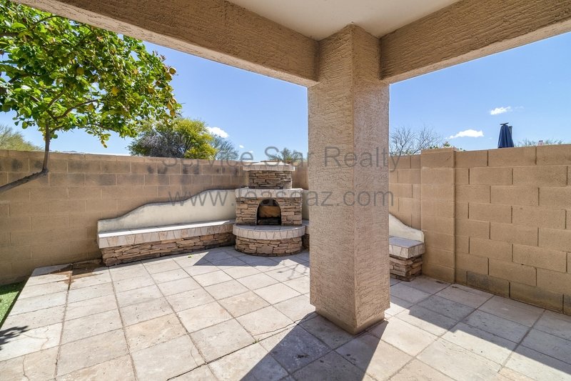 Stunning 4BED/2.5 Bath Home property image