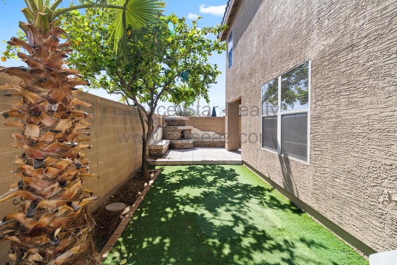 Stunning 4BED/2.5 Bath Home property image