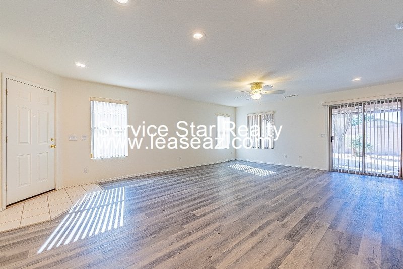 2 Bed/2 Bath Home in Surprise! property image