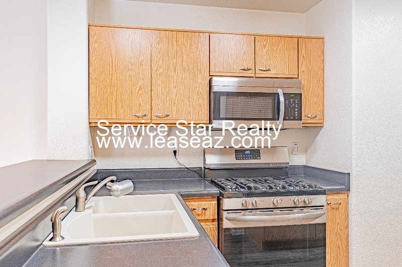 2 Bed/2 Bath Home in Surprise! property image