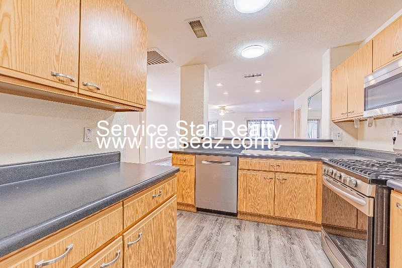 2 Bed/2 Bath Home in Surprise! property image