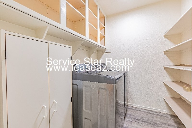 2 Bed/2 Bath Home in Surprise! property image