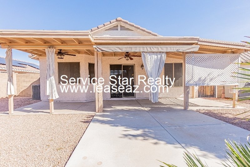 2 Bed/2 Bath Home in Surprise! property image