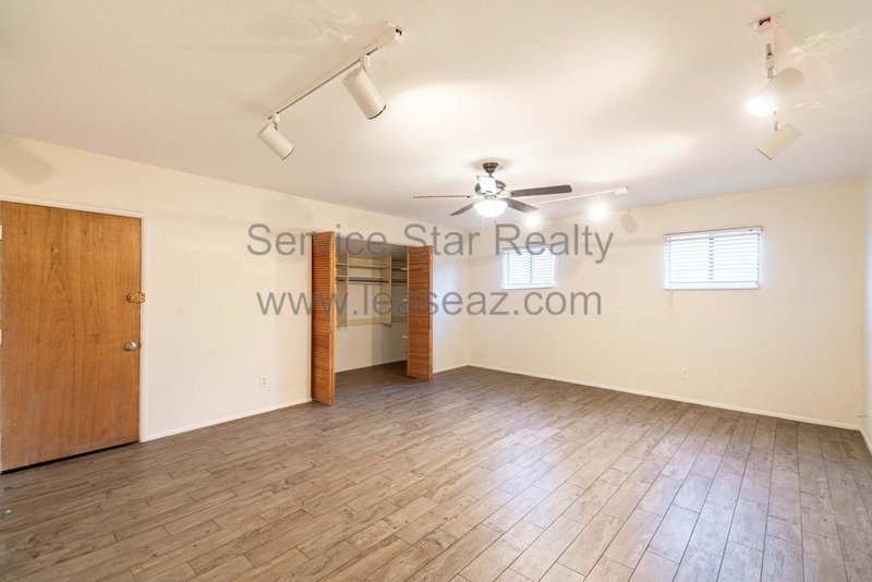 Awesome TEMPE 5bd/2ba home with Fireplace & POOL! property image