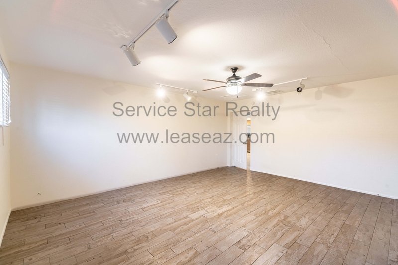 Awesome TEMPE 5bd/2ba home with Fireplace & POOL! property image
