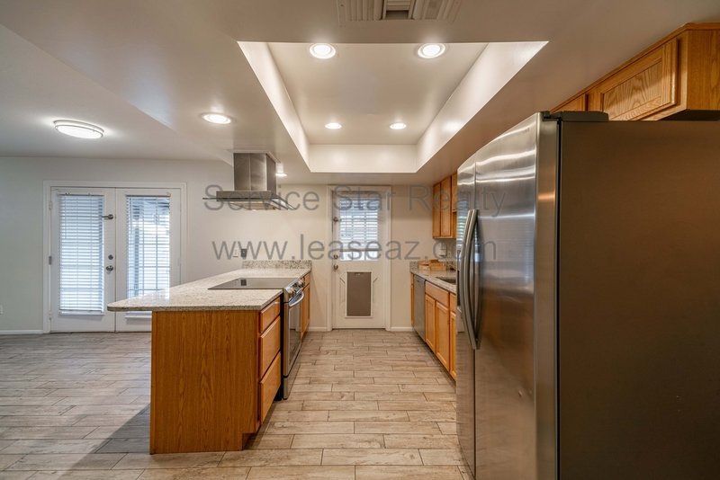 Awesome TEMPE 5bd/2ba home with Fireplace & POOL! property image