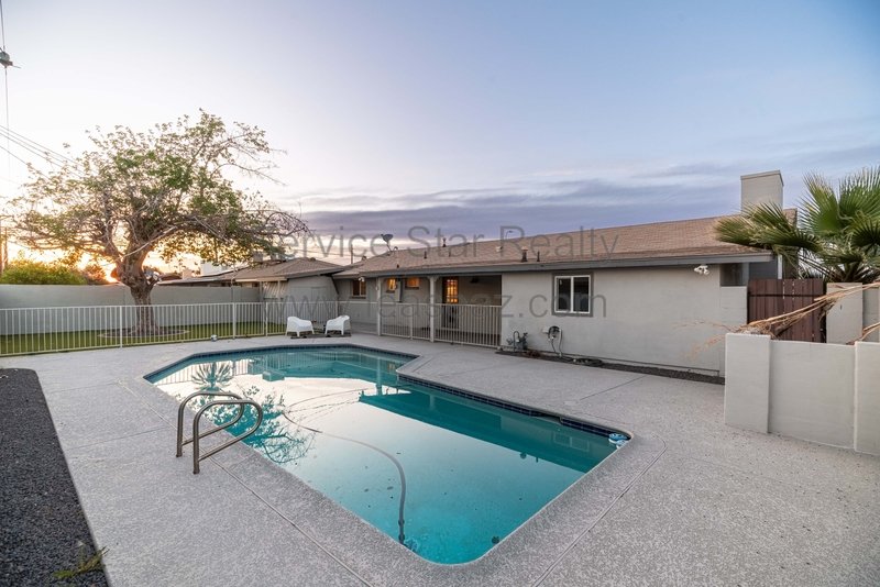 Awesome TEMPE 5bd/2ba home with Fireplace & POOL! property image
