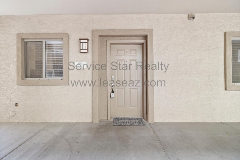 2BR/2BA in Phoenix! - Community POOL property image