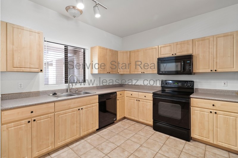 2BR/2BA in Phoenix! - Community POOL property image
