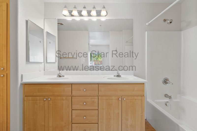2BR/2BA in Phoenix! - Community POOL property image